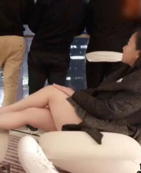 广州十三行服装批发门店富婆老板娘3P