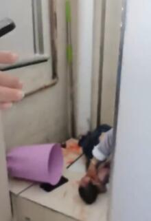 校厕产子门哈尔滨职业技术学院 女生在学校厕所产子被发现