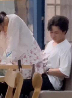 户外野战漏出合集 穿裙子就是方便啊