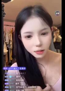 吃瓜少妇抖音直播露点 脸这么红,是刚打完炮吗